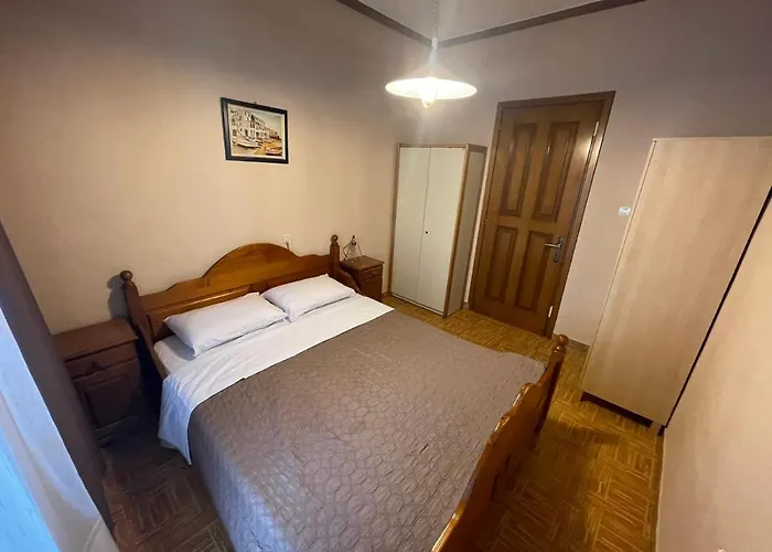 Nea Peramos Large Apartment Near The Beach